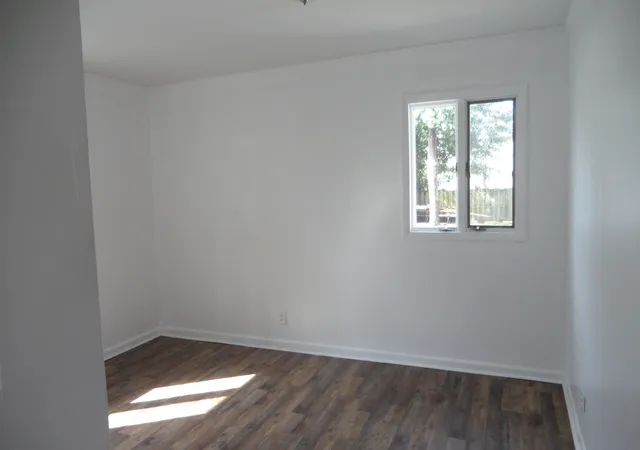 Photo 4 of Single family home for sale at 1360 N Elmwood Dr, Aurora, IL 60506 | MLS# 12749826 | Listing updated on 2026-10-21