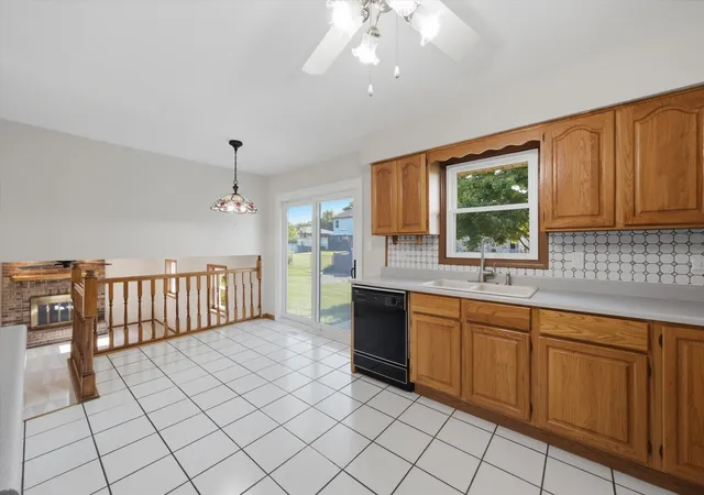Photo 3 of Single family home for sale at 10s221 Suffield Dr, Downers Grove, IL 60516 | MLS# 12749830 | Listing updated on 2026-09-19