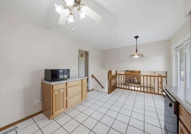 Photo 4 of Single family home for sale at 10s221 Suffield Dr, Downers Grove, IL 60516 | MLS# 12749830 | Listing updated on 2026-09-19