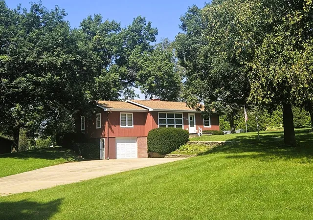 Photo 1 of Single family home for sale at 600 Timber Crk Rd, Dixon, IL 61021 | MLS# 12749858 | Listing updated on 2026-09-07