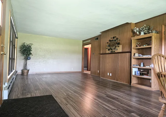 Photo 3 of Single family home for sale at 600 Timber Crk Rd, Dixon, IL 61021 | MLS# 12749858 | Listing updated on 2026-09-07