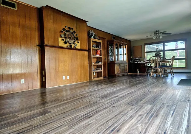 Photo 3 of Single family home for sale at 600 Timber Crk Rd, Dixon, IL 61021 | MLS# 12749858 | Listing updated on 2026-09-07