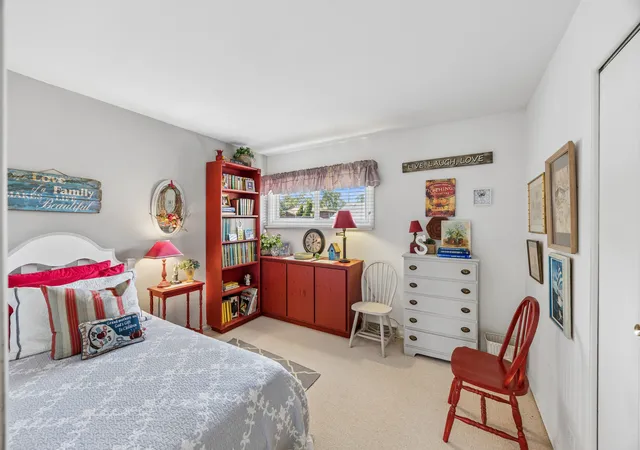 Photo 4 of Single family home for sale at 18846 Queens Rd, Homewood, IL 60430 | MLS# 12749861 | Listing updated on 2026-09-21