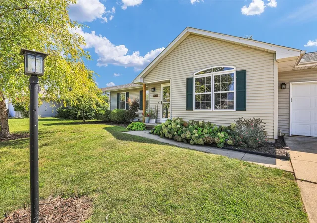 Photo 3 of Single family home for sale at 3303 Old Warson Rd, Champaign, IL 61822 | MLS# 12749870 | Listing updated on 2026-09-16