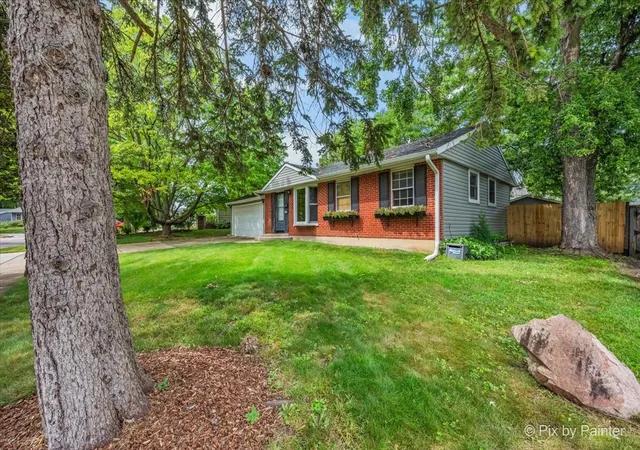 Photo 2 of Single family home for sale at 364 E Lincoln Ave, Glendale Heights, IL 60139 | MLS# 12749885 | Listing updated on 2026-09-20