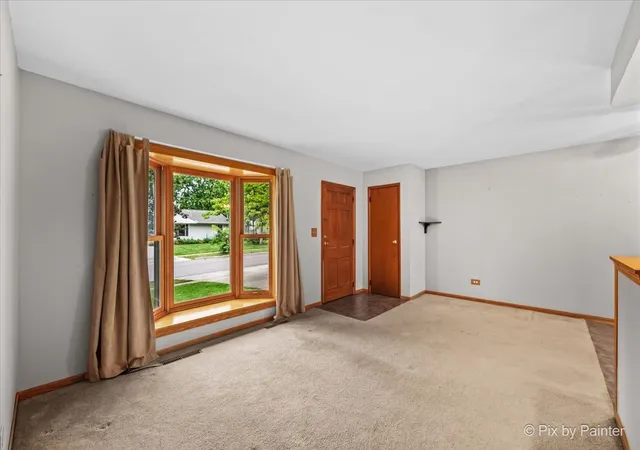 Photo 3 of Single family home for sale at 364 E Lincoln Ave, Glendale Heights, IL 60139 | MLS# 12749885 | Listing updated on 2026-09-20