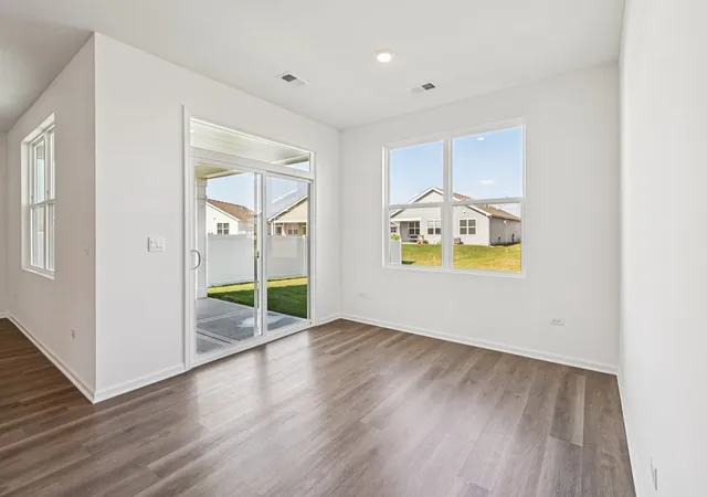 Photo 4 of Sale Pending at 25518 W Sandalwood Ln, Plainfield, IL 60544 | MLS# 12749897 | Listing updated on 2026-09-16