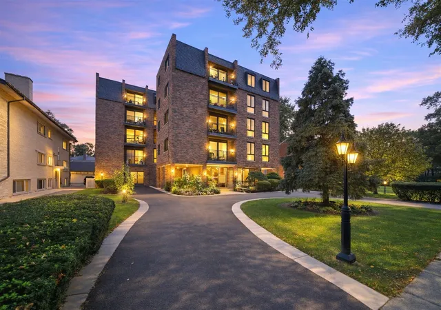 Photo 1 of Condo for sale at 1417 Bonnie Brae Pl #2A, River Forest, IL 60305 | MLS# 12749929 | Listing updated on 2026-09-22