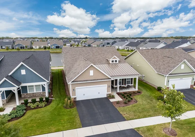 Photo 2 of Single family home for sale at 3174 Sweetgrass Cir, Aurora, IL 60503 | MLS# 12750001 | Listing updated on 2026-09-29
