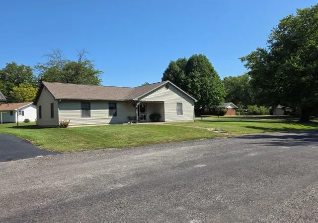 Photo 2 of Single family home for sale at 107 Janet Ave, Sparta, IL 62286 | MLS# 12750035 | Listing updated on 2026-09-13