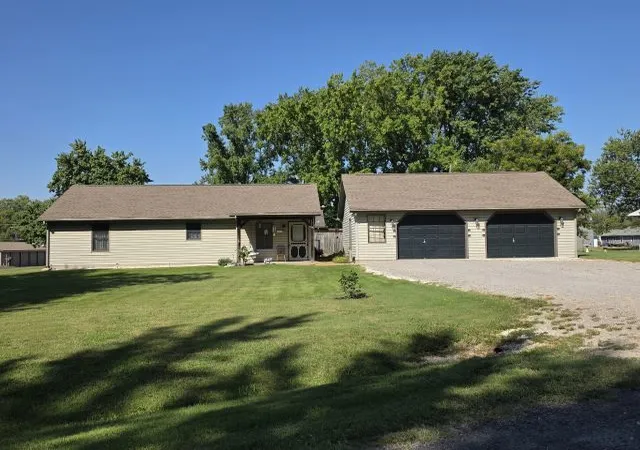 Photo 3 of Single family home for sale at 107 Janet Ave, Sparta, IL 62286 | MLS# 12750035 | Listing updated on 2026-09-13