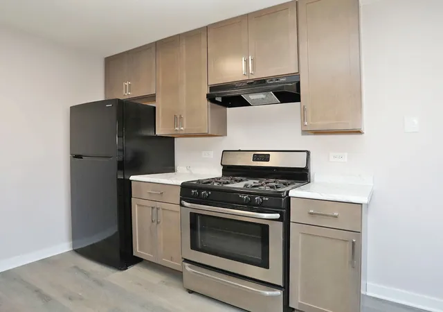 Photo 2 of Townhouse for sale at 675 Greenfield Ct #D1, Bartlett, IL 60103 | MLS# 12750051 | Listing updated on 2026-10-04