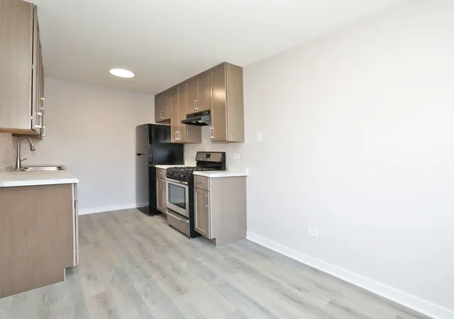 Photo 3 of Townhouse for sale at 675 Greenfield Ct #D1, Bartlett, IL 60103 | MLS# 12750051 | Listing updated on 2026-10-04