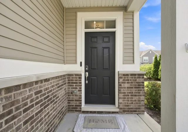 Photo 3 of Townhouse for sale at 16131 W Coneflower Dr, Lockport, IL 60441 | MLS# 12750056 | Listing updated on 2026-10-22