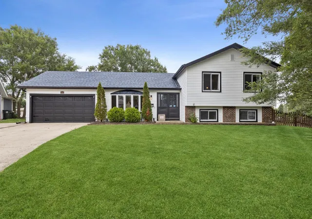 Photo 1 of Single family home for sale at 5701 Bedford Ct, Hanover Park, IL 60133 | MLS# 12750063 | Listing updated on 2026-09-23
