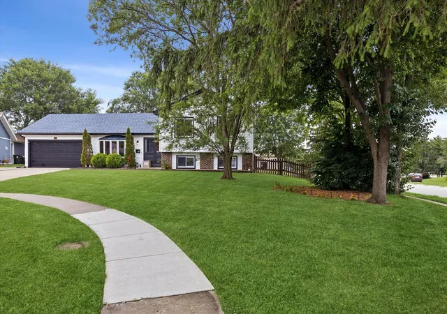 Photo 2 of Single family home for sale at 5701 Bedford Ct, Hanover Park, IL 60133 | MLS# 12750063 | Listing updated on 2026-09-23