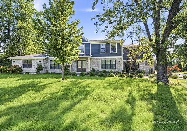 Photo 3 of Single family home for sale at 201 Rue Touraine, Deer Park, IL 60010 | MLS# 12750068 | Listing updated on 2026-09-22