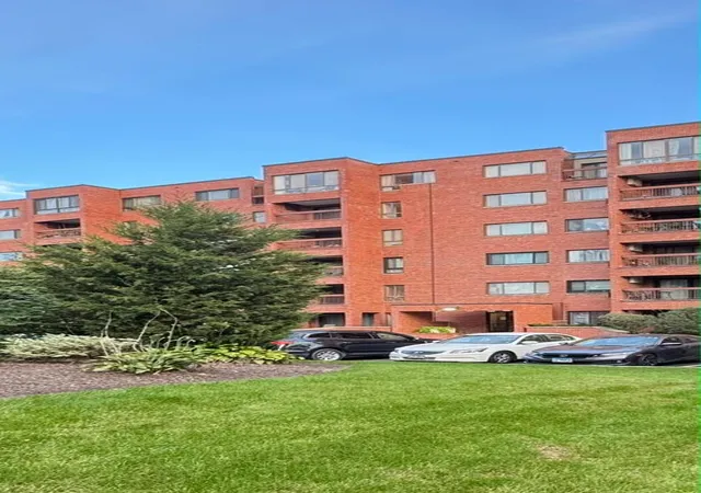 Photo 2 of Condo for sale at 3801 Appian Way #205, Glenview, IL 60025 | MLS# 12750077 | Listing updated on 2026-10-07