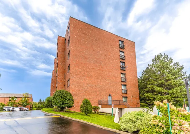 Photo 27 of Condo for sale at 3801 Appian Way #205, Glenview, IL 60025 | MLS# 12750077 | Listing updated on 2026-10-20
