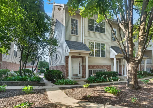 Photo 1 of Townhouse for sale at 541 Pheasant Trl, St. Charles, IL 60174 | MLS# 12750124 | Listing updated on 2026-09-23