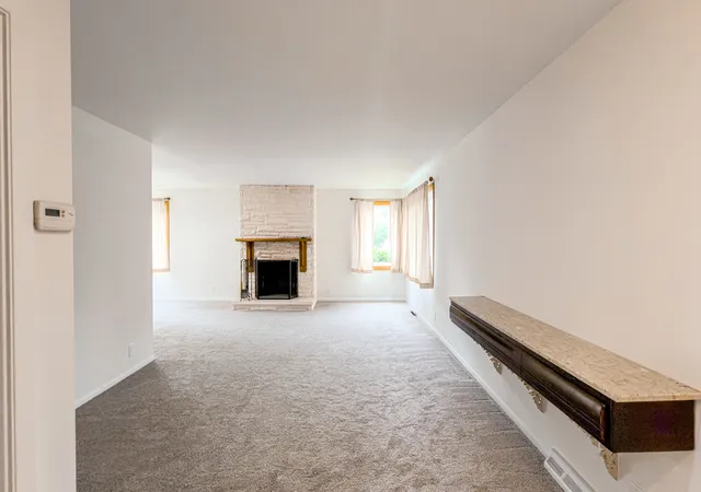 Photo 3 of Single family home for sale at 1247 Oakmont Ave, Flossmoor, IL 60422 | MLS# 12750134 | Listing updated on 2026-09-28