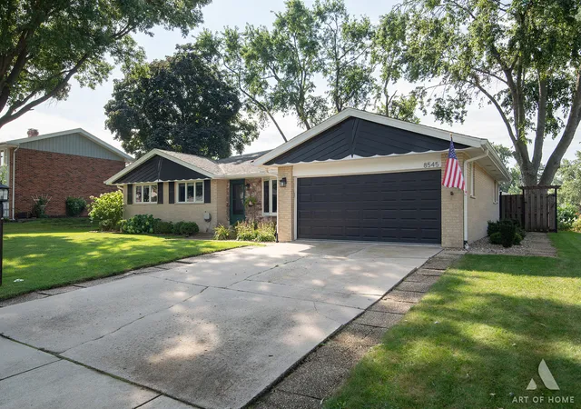 Photo 2 of Single family home for sale at 8545 Walnut Ave, Orland Park, IL 60462 | MLS# 12750142 | Listing updated on 2026-09-29