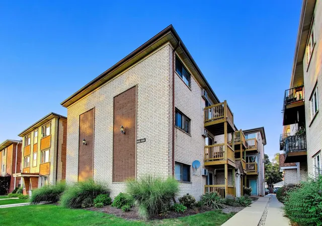 Condo for sale at 6841 N Northwest Hwy #3C, Chicago, IL 60631 | MLS# 12750144