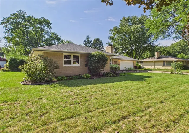 Photo 3 of Single family home for sale at 912 Chelsea Ave, Rockford, IL 61107 | MLS# 12750157 | Listing updated on 2026-09-13