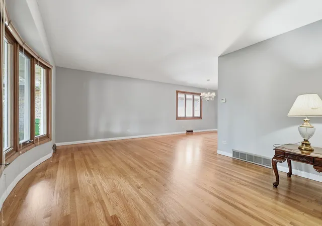 Photo 3 of Single family home for sale at 10313 Cook Ave, Oak Lawn, IL 60453 | MLS# 12750164 | Listing updated on 2026-09-15