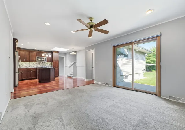 Photo 4 of Single family home for sale at 10313 Cook Ave, Oak Lawn, IL 60453 | MLS# 12750164 | Listing updated on 2026-09-15