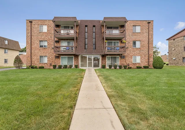 Photo 1 of Condo for sale at 5728 128th Street #1B, Crestwood, IL 60418 | MLS# 12750169 | Listing updated on 2026-09-13