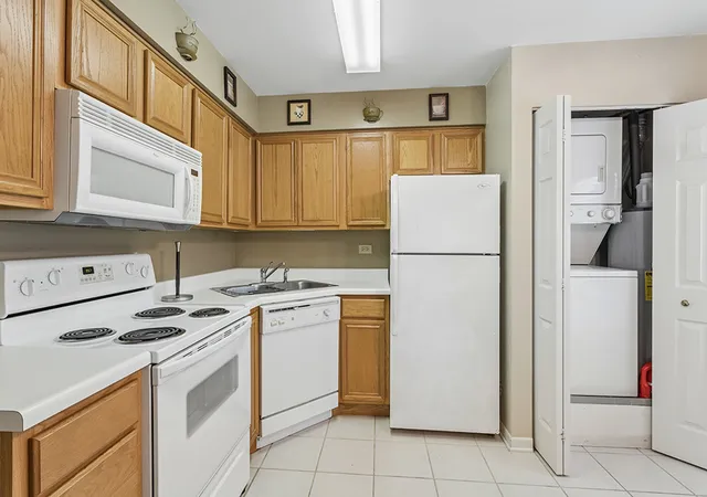 Listing Photo 4 - Condo for sale in building located at 5728 128Th St, Crestwood, IL 60445 - Unit #1B