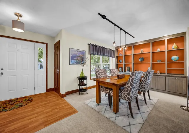 Photo 3 of Single family home for sale at 9 Chiswick Cir, Bloomington, IL 61704 | MLS# 12750173 | Listing updated on 2026-09-12