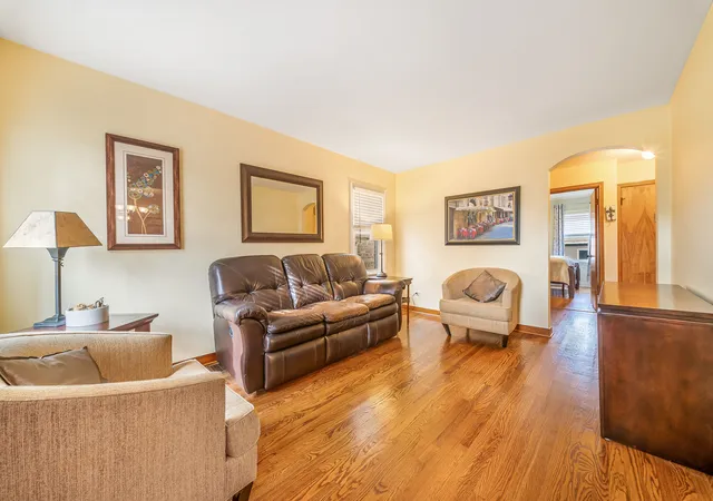Photo 3 of Single family home for sale at 6739 S Kedvale Ave, Chicago, IL 60629 | MLS# 12750195 | Listing updated on 2026-09-17
