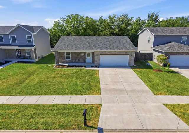 Photo 1 of Single family home for sale at 812 Western Ave, Braidwood, IL 60408 | MLS# 12750213 | Listing updated on 2026-10-07