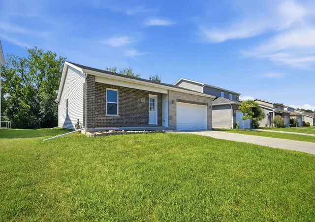 Photo 2 of Single family home for sale at 812 Western Ave, Braidwood, IL 60408 | MLS# 12750213 | Listing updated on 2026-10-07