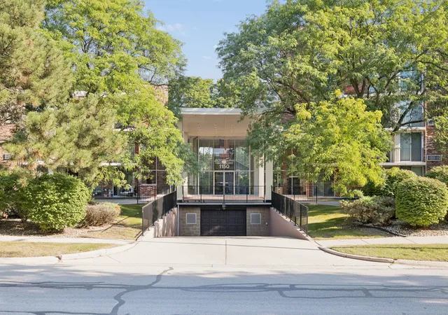 Photo 2 of Condo for sale at 1150 E Jackson St #2D, Lombard, IL 60148 | MLS# 12750214 | Listing updated on 2026-09-12