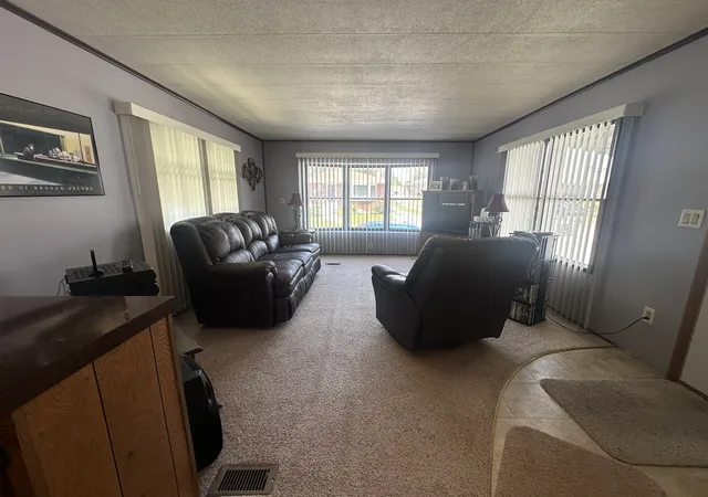 Photo 4 of Manufactured home for sale at 3421 W 117th Street, Merrionette Park, IL 60803 | MLS# 12750235 | Listing updated on 2026-10-28