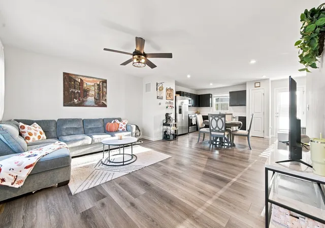 Photo 2 of Single family home for sale at 4461 Sarasota Ave, Yorkville, IL 60560 | MLS# 12750242 | Listing updated on 2026-10-02