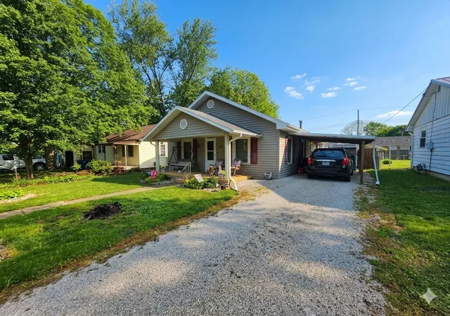 Photo 2 of Single family home for sale at 216 E Franklin St, Olney, IL 62450 | MLS# 12750244 | Listing updated on 2026-09-09