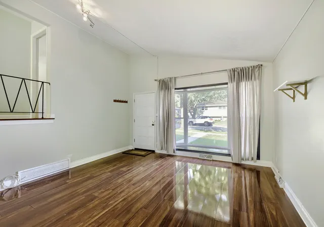Photo 4 of Single family home for sale at 436 N Fulton Ave, Villa Park, IL 60181 | MLS# 12750263 | Listing updated on 2026-09-15