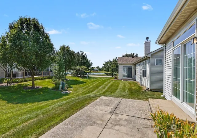 Photo 2 of Single family home for sale at 21331 Windsor Lake Ln, Crest Hill, IL 60403 | MLS# 12750275 | Listing updated on 2026-09-23