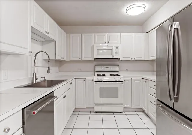 Photo 4 of Condo for sale at 230 E Ontario St #1905, Chicago, IL 60611 | MLS# 12750285 | Listing updated on 2026-10-07