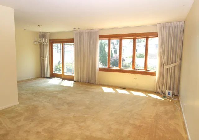 Photo 2 of Single family home for sale at 263 Norman Ct, Des Plaines, IL 60016 | MLS# 12750292 | Listing updated on 2026-09-12