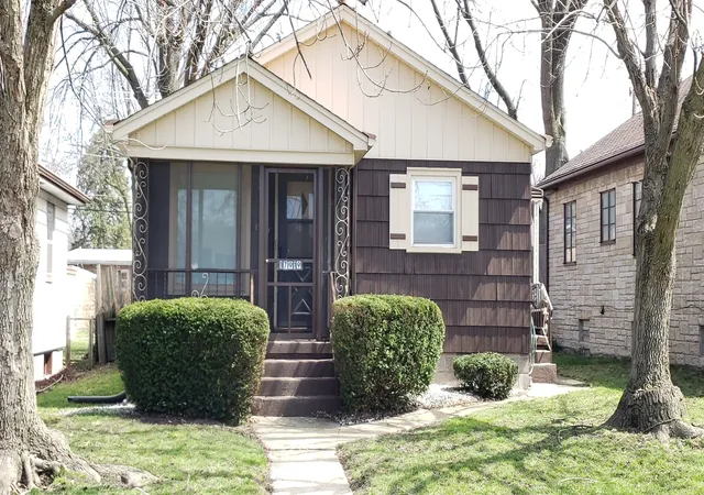 Photo 1 of Single family home for sale at 17919 Glen Oak Ave, Lansing, IL 60438 | MLS# 12750306 | Listing updated on 2026-10-02