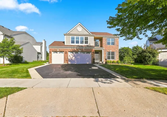 Photo 2 of Single family home for sale at 10748 Nantucket Ln, Huntley, IL 60142 | MLS# 12750319 | Listing updated on 2026-09-04