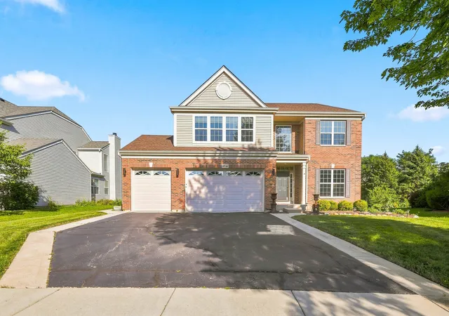 Photo 3 of Single family home for sale at 10748 Nantucket Ln, Huntley, IL 60142 | MLS# 12750319 | Listing updated on 2026-10-06