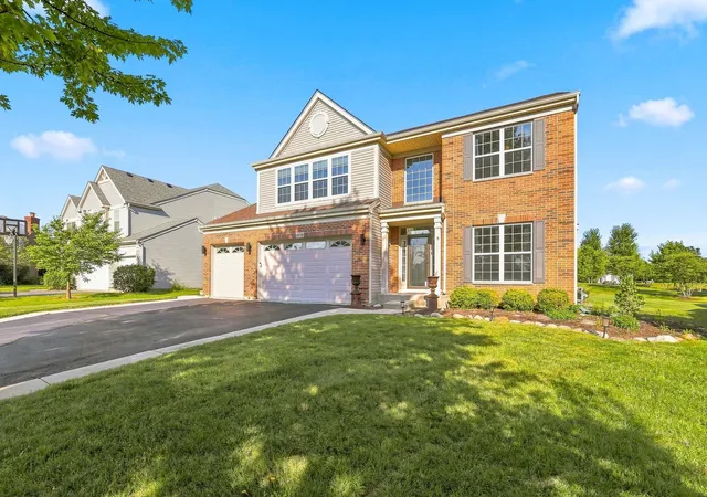 Photo 3 of Single family home for sale at 10748 Nantucket Ln, Huntley, IL 60142 | MLS# 12750319 | Listing updated on 2026-10-28