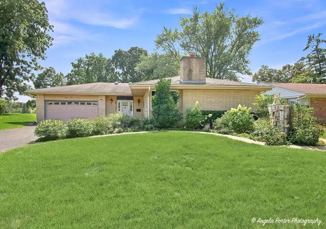 Photo 1 of Single family home for sale at 3705 W Young St, Mc Henry, IL 60050 | MLS# 12750325 | Listing updated on 2026-09-08