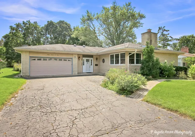 Photo 2 of Single family home for sale at 3705 W Young St, Mc Henry, IL 60050 | MLS# 12750325 | Listing updated on 2026-09-08